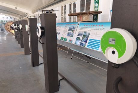 校企合作 電動汽車充電裝置在公司完成調試