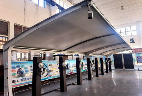 校企合作 電動汽車充電裝置在公司完成調試